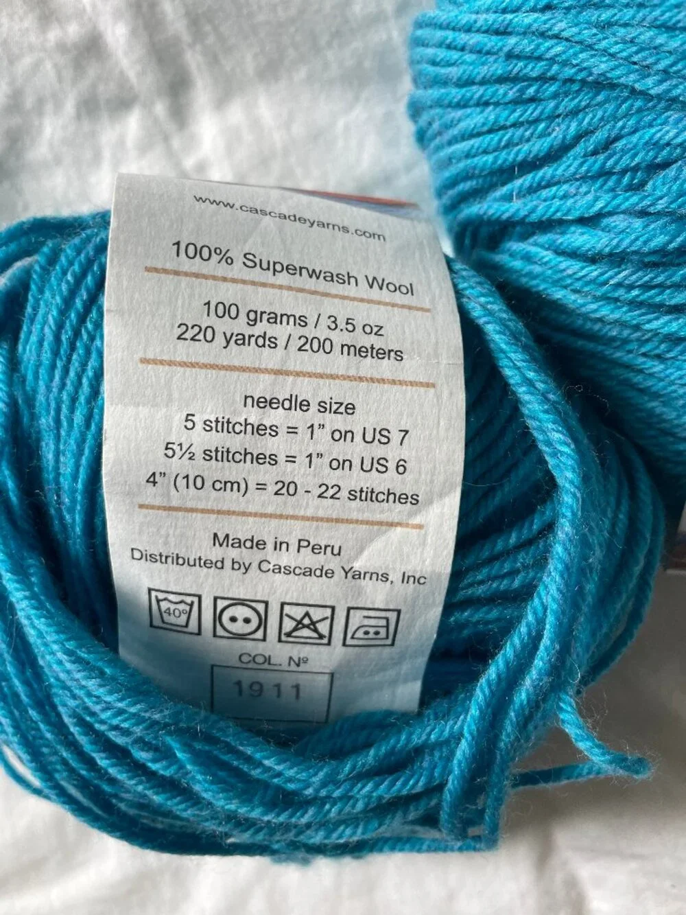 Cascade Yarns 220 Superwash Wool Worsted Weight Yarn 2